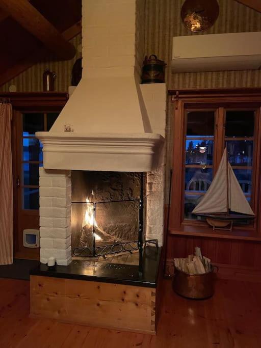 לקסנד Lake Lodge Roennaes מראה חיצוני תמונה