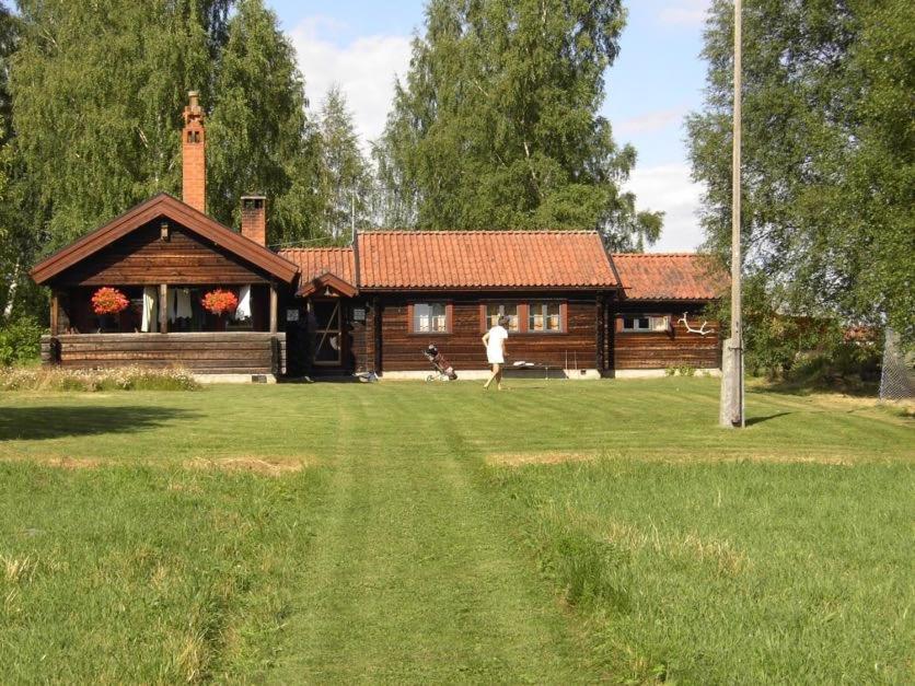לקסנד Lake Lodge Roennaes מראה חיצוני תמונה